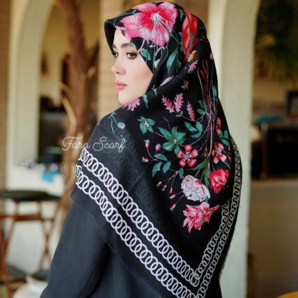 روسری سیا اسکارف مشکی گلدار